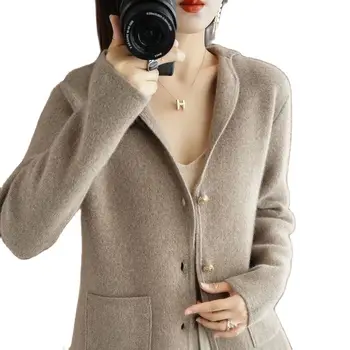 Осенью и зимой 2023 года Новый темпераментный вязаный кардиган, женская корейская версия пальто-свитера, короткий толстый теплый свитер-куртка